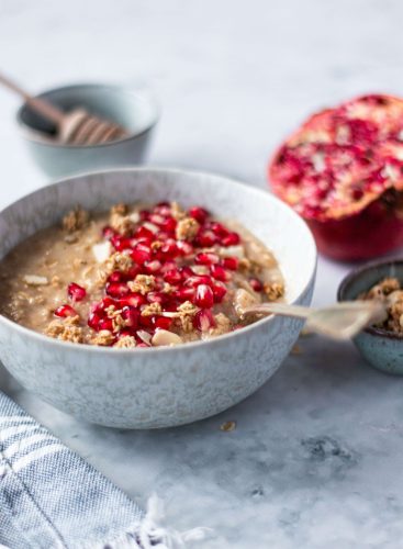 Oatmeal with Pomegranate Alidas Food