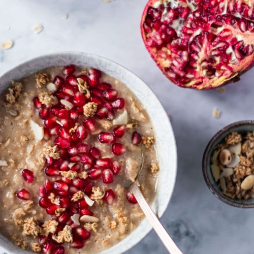 Oatmeal with Pomegranate Alidas Food